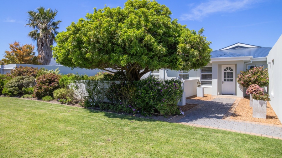 3 Bedroom Property for Sale in Lake Michelle Western Cape